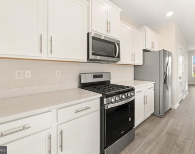 450 Herringbone Way - Photo Thumbnail 13