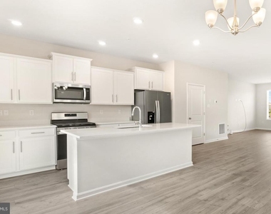 450 Herringbone Way - Photo Thumbnail 11