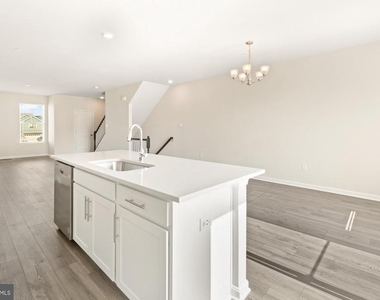 450 Herringbone Way - Photo Thumbnail 14