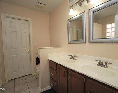 1227 E Glenhaven Drive - Photo Thumbnail 9
