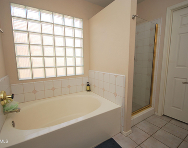 1227 E Glenhaven Drive - Photo Thumbnail 10