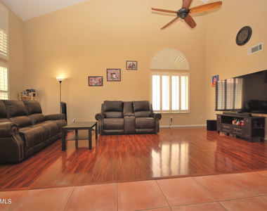 1227 E Glenhaven Drive - Photo Thumbnail 3
