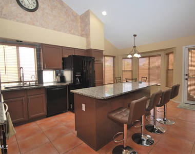 1227 E Glenhaven Drive - Photo Thumbnail 5