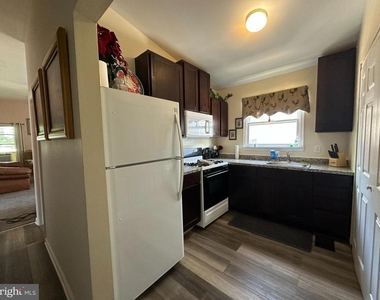 9217 Annapolis Avenue - Photo Thumbnail 8