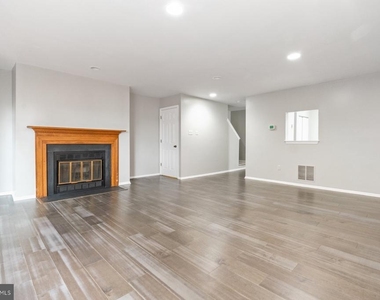 54 Hamlet Drive - Photo Thumbnail 7