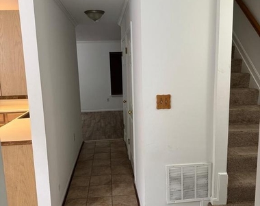 9324 Town Place Drive - Photo Thumbnail 15