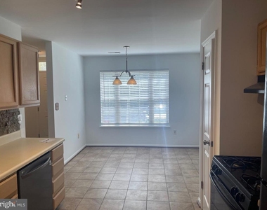 9324 Town Place Drive - Photo Thumbnail 3