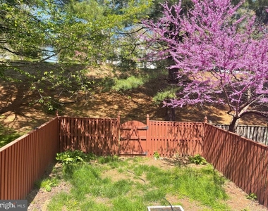 9324 Town Place Drive - Photo Thumbnail 20