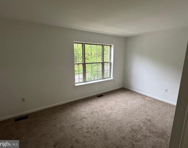 9324 Town Place Drive - Photo Thumbnail 11