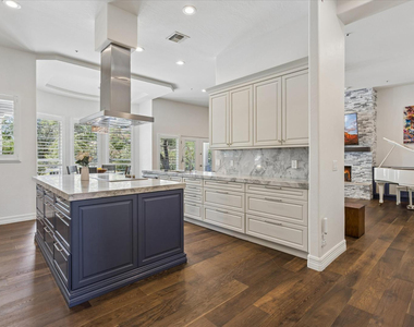 10800 E Cactus Road - Photo Thumbnail 10