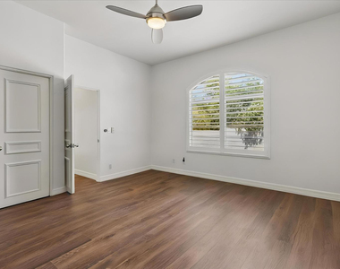 10800 E Cactus Road - Photo Thumbnail 30
