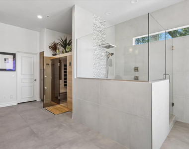 10800 E Cactus Road - Photo Thumbnail 21