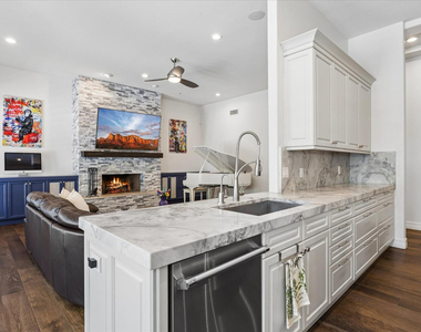 10800 E Cactus Road - Photo Thumbnail 12