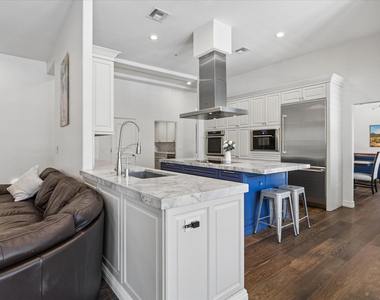 10800 E Cactus Road - Photo Thumbnail 11
