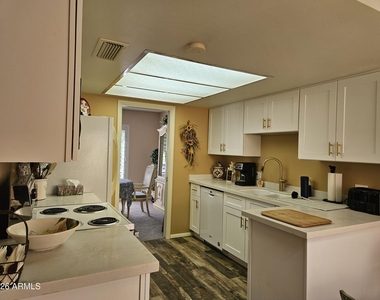 6851 E Golden Hills Way - Photo Thumbnail 11