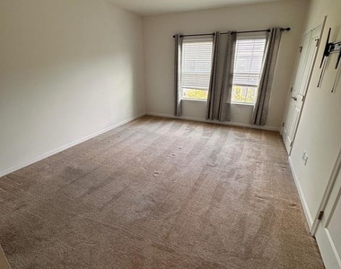 624 Ravenwood Drive - Photo Thumbnail 11