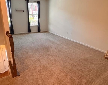624 Ravenwood Drive - Photo Thumbnail 6