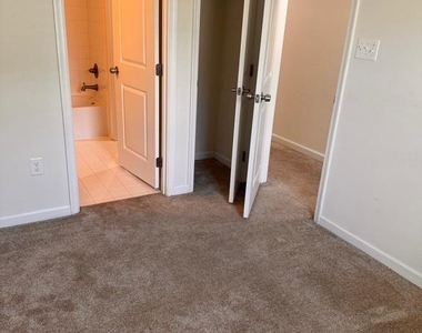 624 Ravenwood Drive - Photo Thumbnail 24