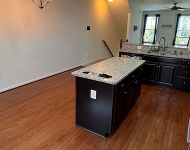 624 Ravenwood Drive - Photo Thumbnail 3