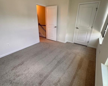 624 Ravenwood Drive - Photo Thumbnail 19