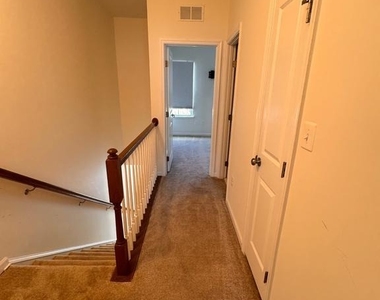 624 Ravenwood Drive - Photo Thumbnail 15