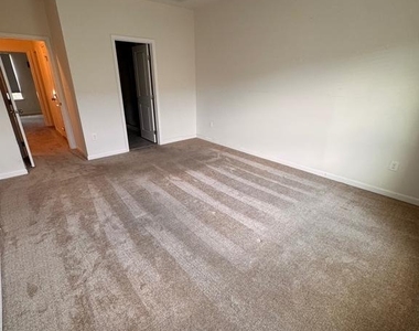 624 Ravenwood Drive - Photo Thumbnail 12
