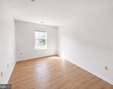 308 Assembly Point Court - Photo Thumbnail 8