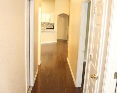 2838 Southampton Way - Photo Thumbnail 11