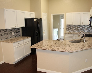 2838 Southampton Way - Photo Thumbnail 3
