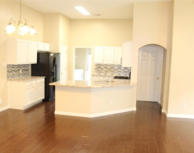 2838 Southampton Way - Photo Thumbnail 4