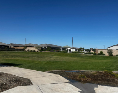 3269 E Baler Drive - Photo Thumbnail 6