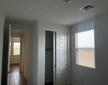 3269 E Baler Drive - Photo Thumbnail 18