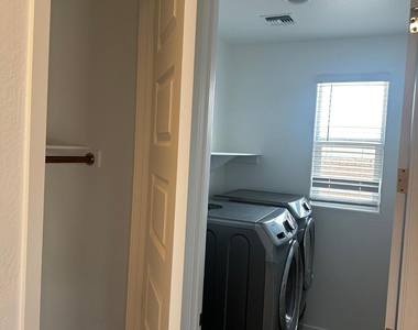 3269 E Baler Drive - Photo Thumbnail 43