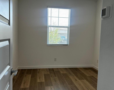 3269 E Baler Drive - Photo Thumbnail 16
