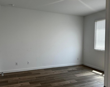 3269 E Baler Drive - Photo Thumbnail 34