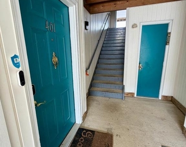 401 Waters Edge Drive - Photo Thumbnail 13