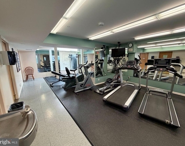 401 Waters Edge Drive - Photo Thumbnail 9