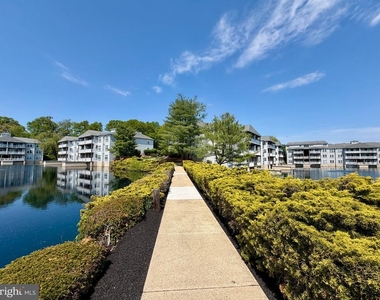 401 Waters Edge Drive - Photo Thumbnail 4
