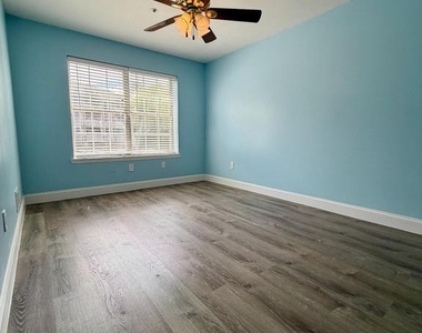 401 Waters Edge Drive - Photo Thumbnail 28