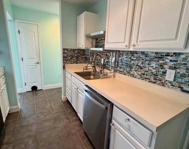 401 Waters Edge Drive - Photo Thumbnail 22