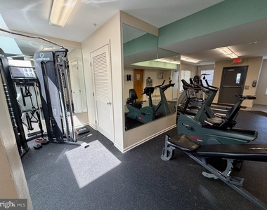 401 Waters Edge Drive - Photo Thumbnail 7