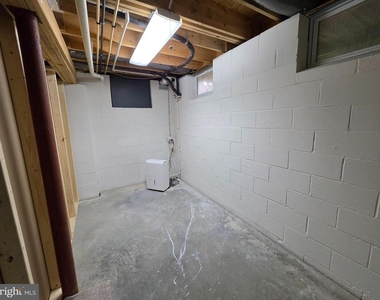 614 E Pebworth Road - Photo Thumbnail 47