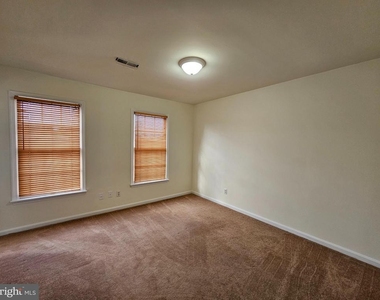 614 E Pebworth Road - Photo Thumbnail 17