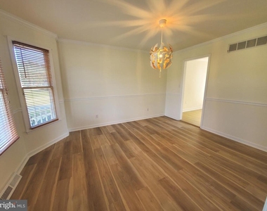 614 E Pebworth Road - Photo Thumbnail 9