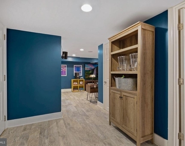 2410 South Dakota Avenue Ne - Photo Thumbnail 9