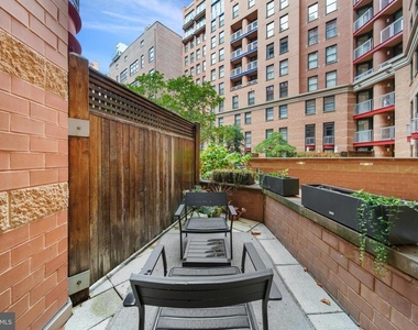 616 E Street Nw - Photo Thumbnail 6