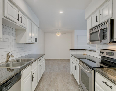 5995 N 78th Street - Photo Thumbnail 4