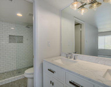 5995 N 78th Street - Photo Thumbnail 8
