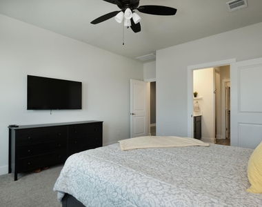229 Finstown St - Photo Thumbnail 11