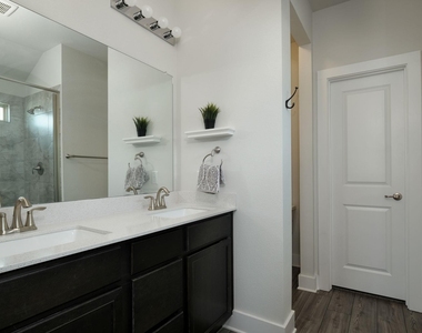229 Finstown St - Photo Thumbnail 12